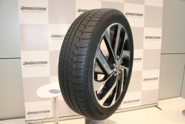 Paris 2014 - Bridgestone annonce le développement du pneu 