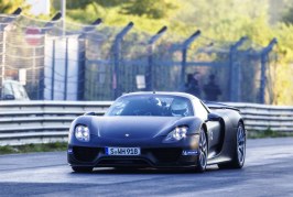 Michelin équipe la Porsche 918 Spyder avec le pneu Michelin Pilot Sport Cup 2