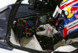 Le volant de la Porsche 919 Hybrid - Une interface de contrôle multifonctionnelle 