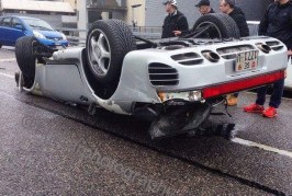Accident d'une rare Porsche 959 en Suisse