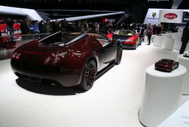 Genève 2015 - Bugatti Veyron Grand Sport Vitesse « La Finale » vs Bugatti Veyron 16.4 n°001