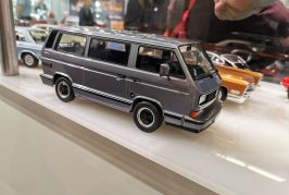 Spielwarenmesse 2020 - Miniature Porsche B32 gris au 1:18 par K&K Scale