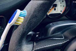 Tuto - Comment restaurer à neuf un volant en Alcantara?