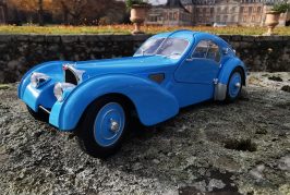 Testé - Miniature Bugatti 57 SC Atlantic châssis 57 374 au 1:18 par Solido