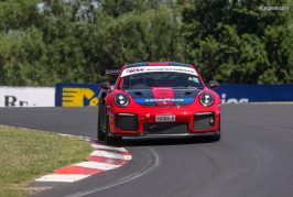 Porsche bat le record du tour à Bathurst en Australie en tant que voiture de série