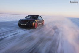Bentley a établi le record du monde de vitesse sur glace en 2011 avec un cabriolet