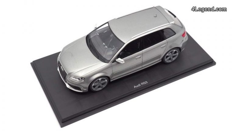 miniature-audi-rs3-sportback-8p-en-gris-daytona-au-1-18-par-dna