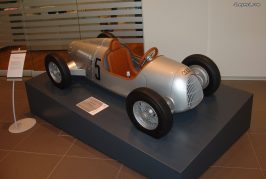 Voiture à pédales Auto Union Type C au 1:2 : Limitée à 999 exemplaires