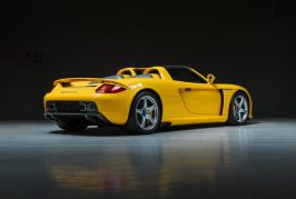 Porsche Carrera GT jaune - Un rare modèle mis en vente par Bonhams