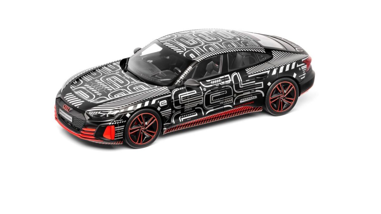 Miniature de l'Audi RS e-tron GT prototype au 1:18 par Norev