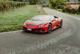 Automobili Lamborghini s'associe à Movember pour la santé des hommes
