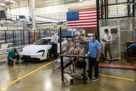 Le Groupe Volkswagen développe une solution de recharge sans fil pour le Porsche Taycan