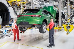 big-arret-production-porsche-macan-panam