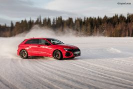 L'Audi RS 3 aussi à l'aise en drift dans la neige que sur circuit