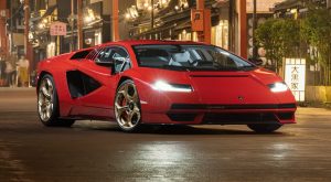 big-lamborghini-countach-lpi-800-4-japon