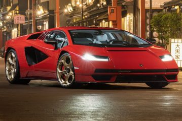 La Lamborghini Countach LPI 800-4 arrive au Japon