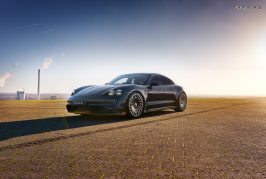 JÄGER habille la carrosserie du Porsche Taycan de carbone