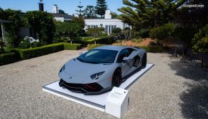 big-lamborghini-lounge-monterey-2022-300