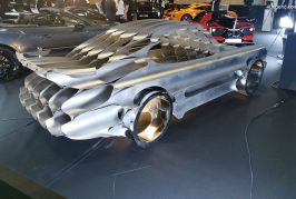 Mondial Auto 2022 - Une étonnante sculpture de Porsche 911 en tuyaux