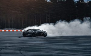 big-drift-bugatti-chiron-pur-sport-300x1