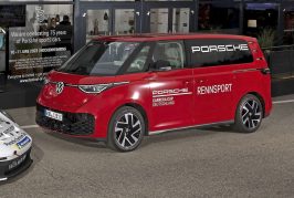 Des VW ID. Buzz utilisés par Porsche pour l'assistance de course