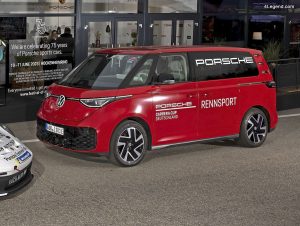 big-vw-id-buzz-porsche-renndienst-300x22