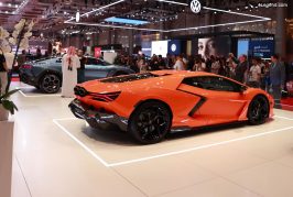 GIMS Qatar 2023 - Lamborghini expose la Revuelto et le concept Lanzador