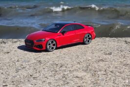 Miniature Audi RS 5 Pack Competition rouge au 1/18 par GT Spirit - GT457