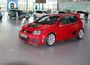 big-vw-golf-r32-studie-2007-300x217.jpg
