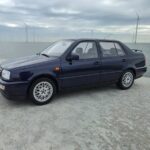 Miniature VW Vento VR6 bleu Mystic nacré de Ottomobile au 1/18 – OT496