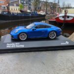 Miniature Porsche 911 GT3 Pack Touring Type 992 bleue par Solido au 1:43