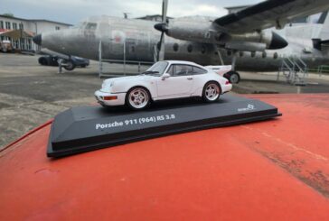 Miniature Porsche 911 Carrera RS 3.8 Type 964 blanc Grand Prix par Solido au 1/43 – S4316902