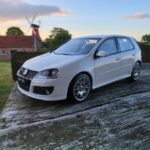 Miniature Volkswagen Golf V GTI Edition 30 blanc Candy de 2007 au 1/18 de Ottomobile – OT1250